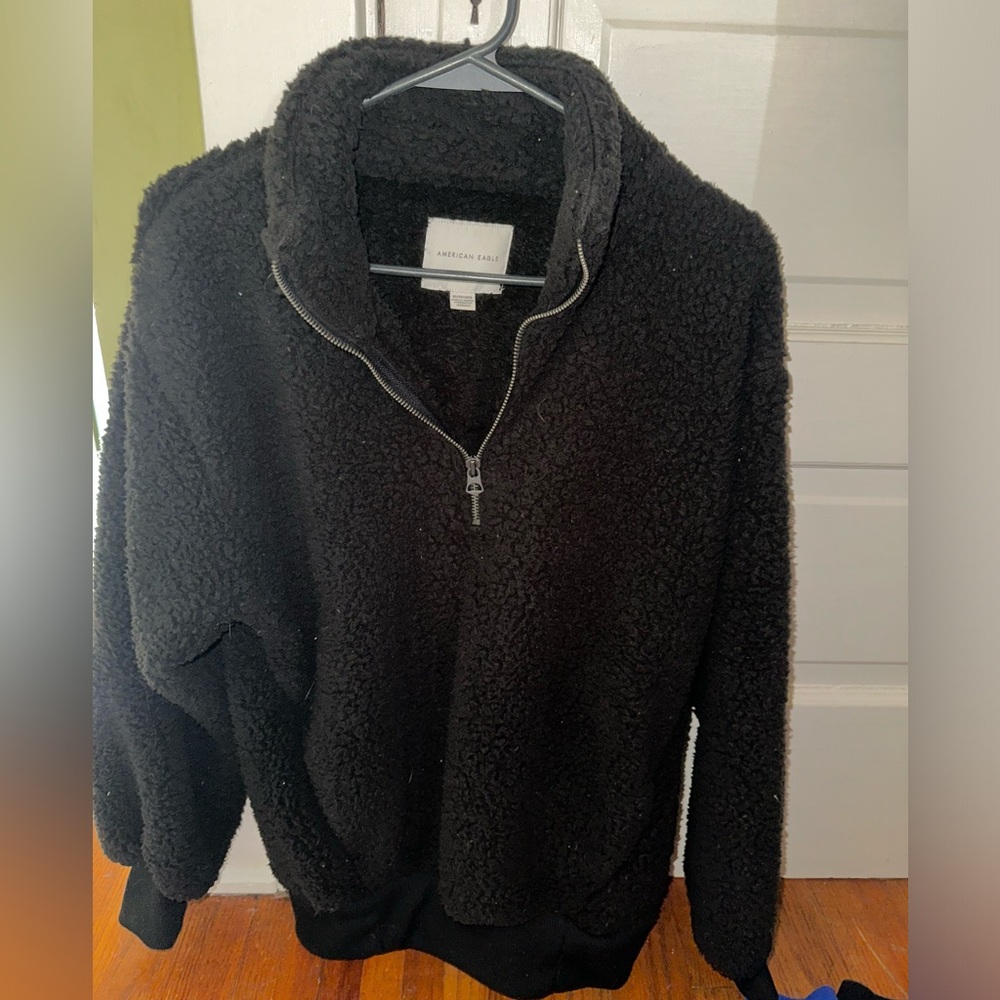 Women’s American Eagle Fuzzy Fleece Pullover.